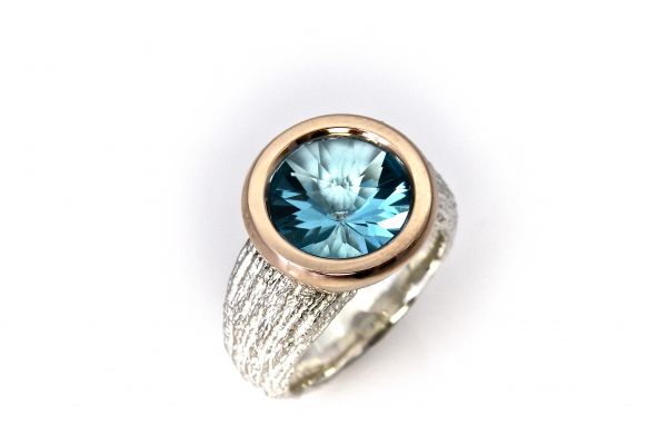 2736-damenring-in-925-silber-mit-topas-spirit-sun-5-81ct-fassung-in-750-rotgold-version-2d0a36742-cbc6-f903-15de-e9ee151071652A884902-FBAF-3F93-99E9-4F142D62C866.jpeg
