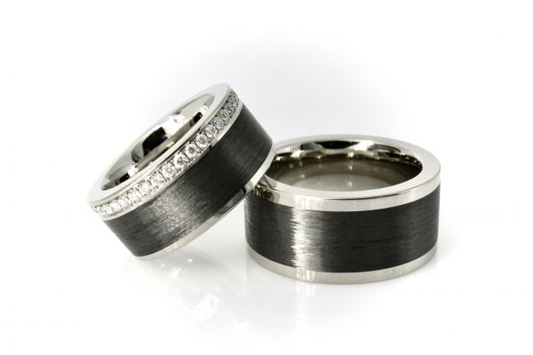 trauringe-modern-damenring-750-weissgold-carbon-43-brillanten-total-0-60ct-tw-vs-chf-5500-herrenring-chf-3500B142B58A-B03F-7C9C-EE6C-CD2670D5C8B3.jpeg